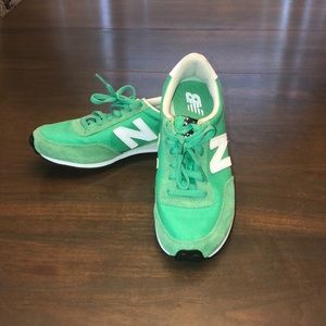 Super cute New Balance shoes size 7.5. Never worn!